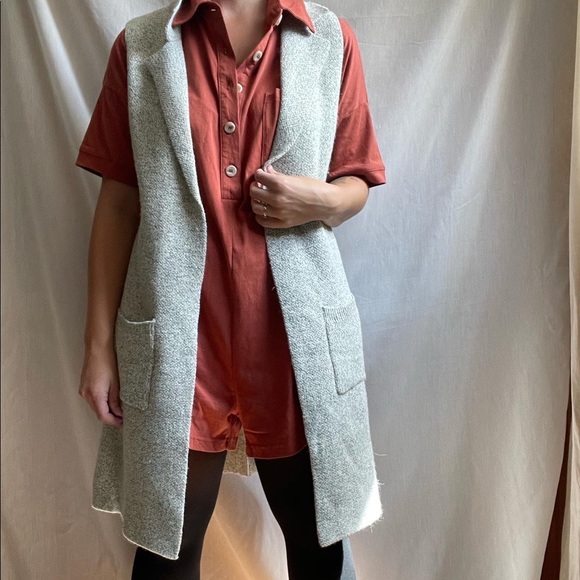 Mint Condition Long Gray Vest - Picture 5 of 5